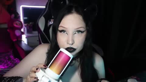 Hey  Im Ellie  if you like me and like my show give me a thumbs up hehe online show from July 17, 2026, 8:46 pm