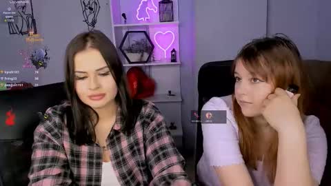 kitty online show from November 28, 2025, 8:22 pm