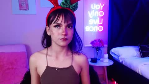 Snapshot of kitty_madness chatting on December 19, 2025, 8:16 pm KITTY online show from December 19, 2025, 8:16 pm