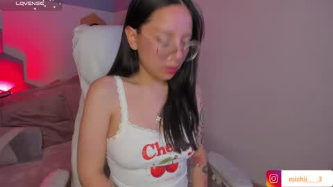 Snapshot of kitty_patitas_suavess chatting on June 8, 2026, 1:09 am Kitty online show from June 8, 2026, 1:09 am