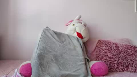 Snapshot of kitty_van chatting on September 23, 2025, 3:26 pm kitty_van online show from September 23, 2025, 3:26 pm