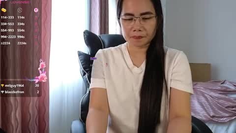 kittybabe0528 online show from April 19, 2026, 11:09 am