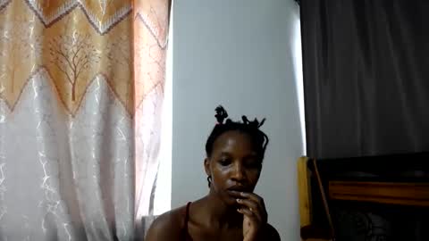 Snapshot of kittyfay_ chatting on April 28, 2026, 7:24 am Fay online show from April 28, 2026, 7:24 am
