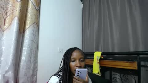 Snapshot of kittyfay_ chatting on May 5, 2026, 8:17 pm Fay online show from May 5, 2026, 8:17 pm