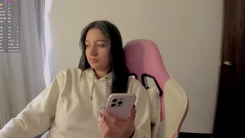 Snapshot of kittyfeet2 chatting on February 7, 2026, 6:44 pm kitty online show from February 7, 2026, 6:44 pm