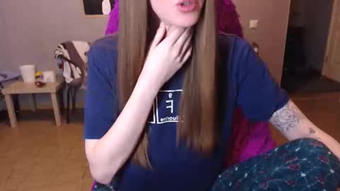 KittyloveMoon online show from April 9, 2026, 8:25 pm