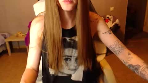 Snapshot of kittylovemoon chatting on June 1, 2026, 7:26 pm KittyloveMoon online show from June 1, 2026, 7:26 pm