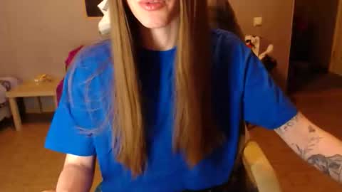 Snapshot of kittylovemoon chatting on June 2, 2026, 7:16 pm KittyloveMoon online show from June 2, 2026, 7:16 pm