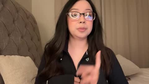 mia online show from January 8, 2025, 11:10 am