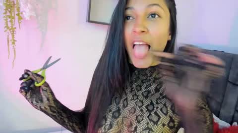 kitty  online show from September 21, 2025, 7:04 pm