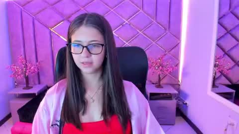 Snapshot of kittypinky01 chatting on July 18, 2026, 4:22 pm Sarah online show from July 18, 2026, 4:22 pm