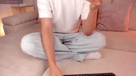 Sebastian online show from December 2, 2025, 1:44 am