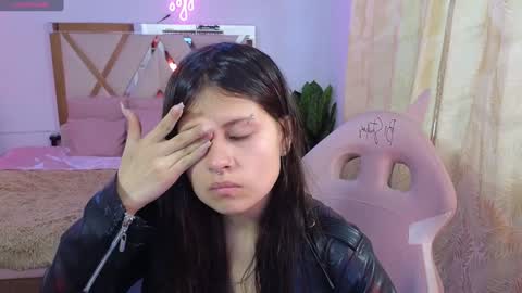 Snapshot of kittystart_tay chatting on December 28, 2024, 7:11 pm Kitty online show from December 28, 2024, 7:11 pm