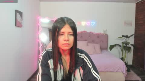 Snapshot of kittystart_tay chatting on December 31, 2024, 11:09 am Kitty online show from December 31, 2024, 11:09 am