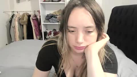 kittywantslove23 online show from October 16, 2025, 11:06 pm