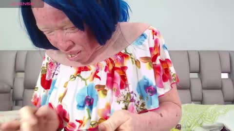 kittywhiteass online show from October 12, 2025, 7:02 pm