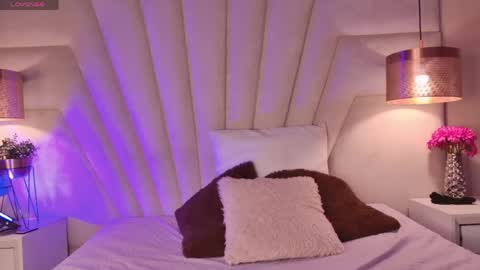 Kitty Hill online show from April 20, 2026, 12:46 am