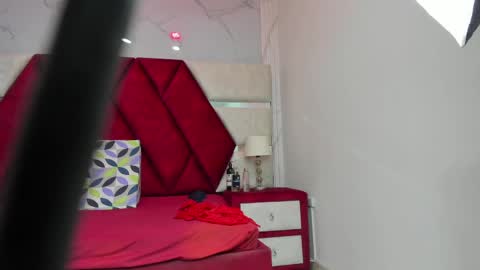 Snapshot of kity_spiderr chatting on June 3, 2026, 12:08 pm Luisa y Jairo online show from June 3, 2026, 12:08 pm
