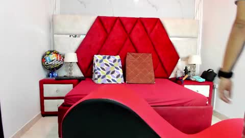 Snapshot of kity_spiderr chatting on July 25, 2026, 12:25 pm Luisa y Jairo online show from July 25, 2026, 12:25 pm
