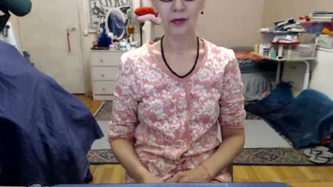 KiuminBerry online show from March 7, 2025, 9:51 am