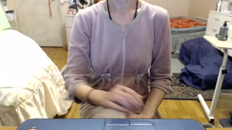 KiuminBerry online show from November 11, 2025, 11:54 am