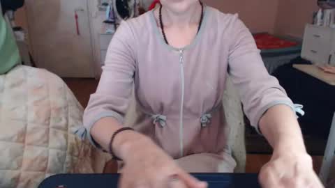 KiuminBerry online show from November 16, 2025, 10:10 am