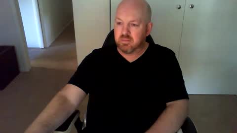 Snapshot of kiwiben45 chatting on June 8, 2026, 1:28 am Ben online show from June 8, 2026, 1:28 am