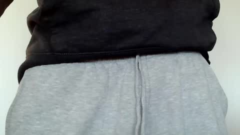 kiwibulge123 online show from April 30, 2026, 9:30 pm