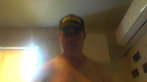 kiwiguy19773 online show from February 3, 2025, 12:36 am