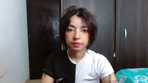 kiyu online show from June 25, 2026, 1:38 am