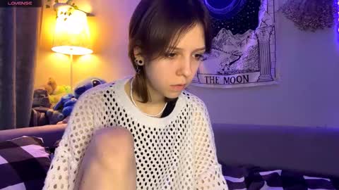 Snapshot of kizziequiroz chatting on November 28, 2025, 10:51 am Luna online show from November 28, 2025, 10:51 am