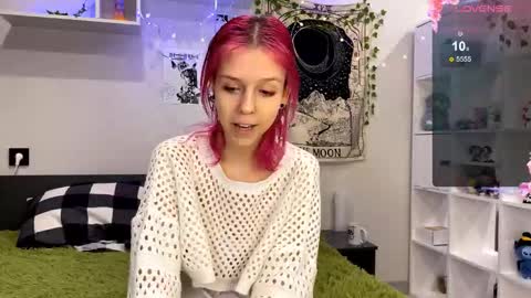 Luna online show from February 25, 2026, 7:45 pm