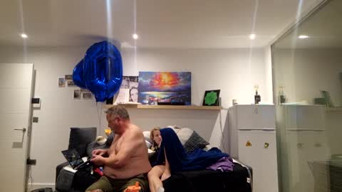 kjgib989 online show from March 1, 2025, 5:09 am