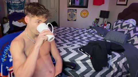 Kyle online show from December 22, 2024, 3:22 pm