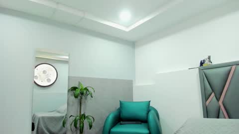 klariz09 online show from September 17, 2025, 7:59 pm