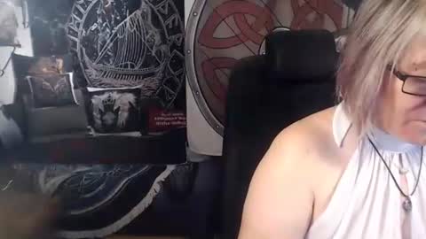 Michelle online show from October 26, 2025, 4:40 am