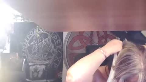 Michelle online show from April 12, 2026, 4:23 pm