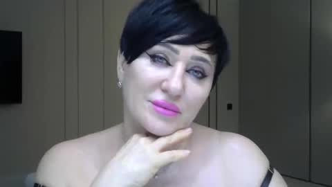 kleo901854860422 online show from May 6, 2026, 11:32 pm