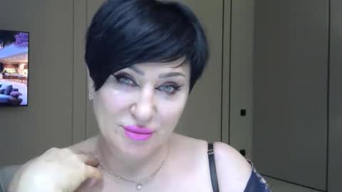 kleo901854860422 online show from May 12, 2026, 7:00 pm