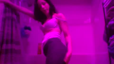 Snapshot of klitzgirl6969 chatting on December 12, 2024, 5:52 am Sexy Lil Native88 online show from December 12, 2024, 5:52 am