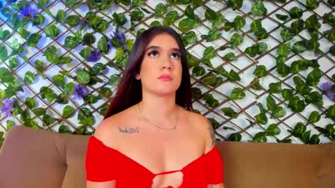 kloe_bella online show from September 15, 2025, 1:11 pm