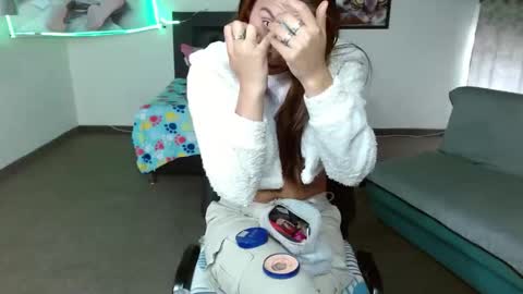 Kloe deker online show from March 7, 2025, 6:11 pm