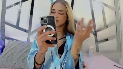 Snapshot of kloe_hh chatting on February 15, 2026, 8:02 am Kloe online show from February 15, 2026, 8:02 am