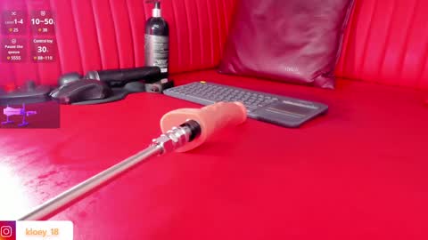 Snapshot of kloey_hoot chatting on December 29, 2024, 3:00 am Kloey online show from December 29, 2024, 3:00 am