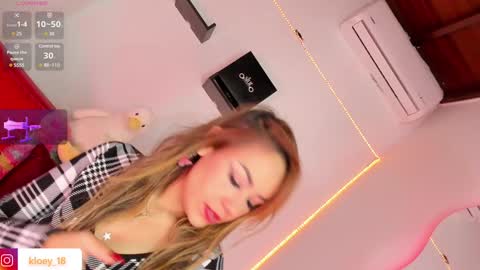 Snapshot of kloey_hoot chatting on January 4, 2025, 11:38 pm Kloey online show from January 4, 2025, 11:38 pm