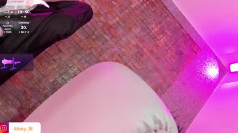 Snapshot of kloey_hoot chatting on January 30, 2025, 1:00 am Kloey online show from January 30, 2025, 1:00 am