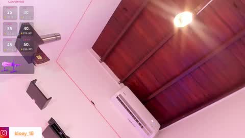 Snapshot of kloey_hoot chatting on March 1, 2025, 10:31 pm Kloey online show from March 1, 2025, 10:31 pm