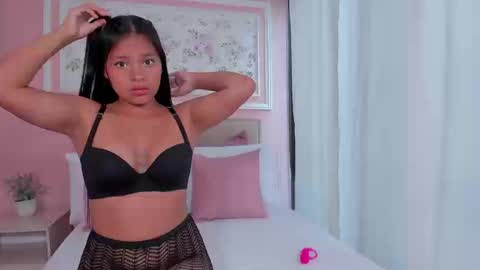 klooe online show from September 17, 2025, 10:11 pm