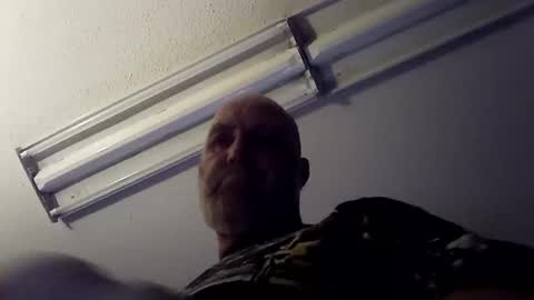 Snapshot of kmacock chatting on October 6, 2025, 11:57 pm Kmacock online show from October 6, 2025, 11:57 pm