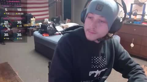 Snapshot of kneesdown321 chatting on January 31, 2025, 2:26 am kneesdown321 online show from January 31, 2025, 2:26 am